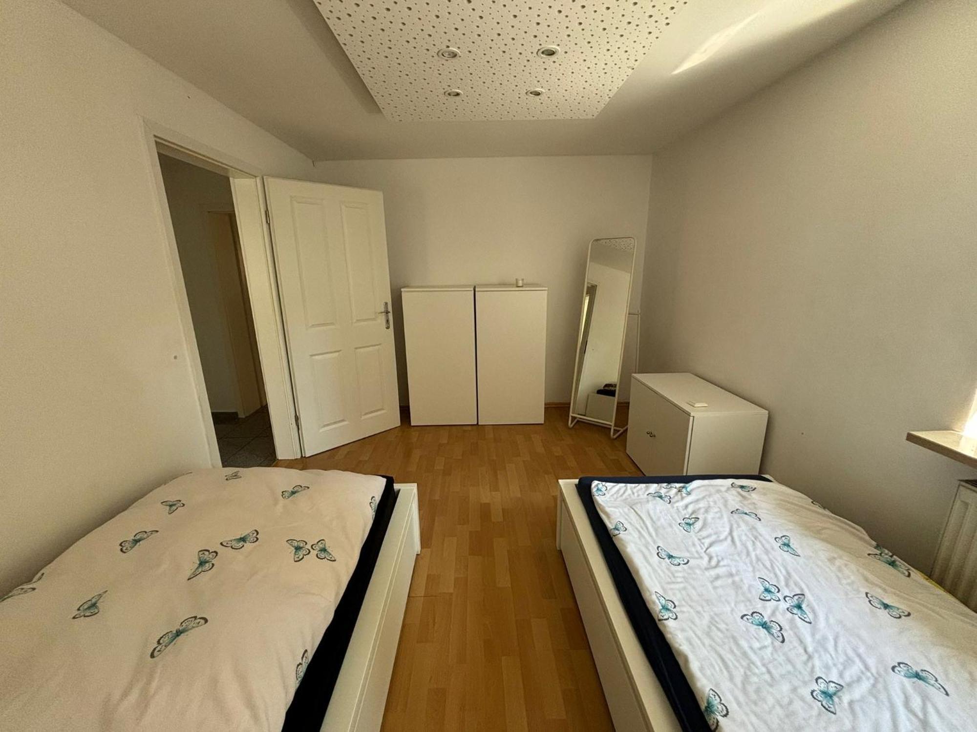 Erdgeschosswohnung Neben Schloss Blutenburg Mit Privatem Garten München Buitenkant foto